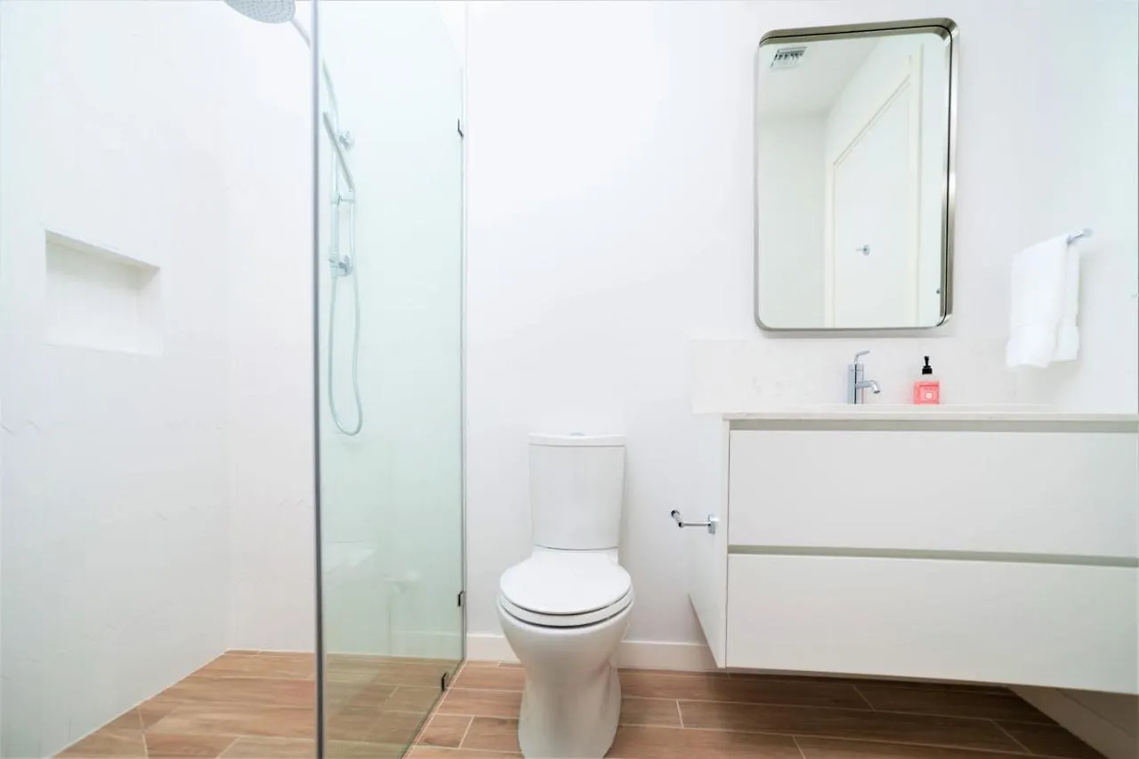Cayman Luxury Rentals At One Canal Point George Town Caymanöarna