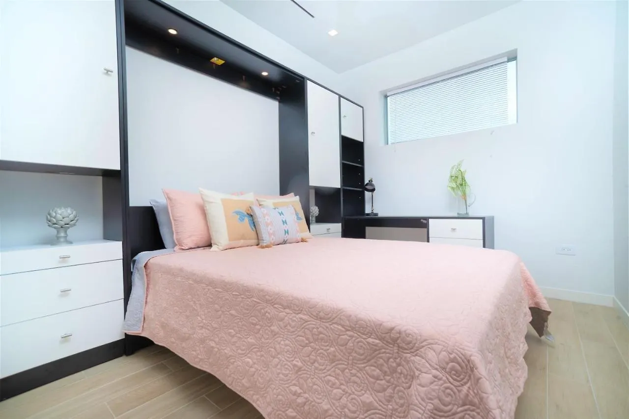 Villa Cayman Luxury Rentals At One Canal Point George Town Caymanöarna