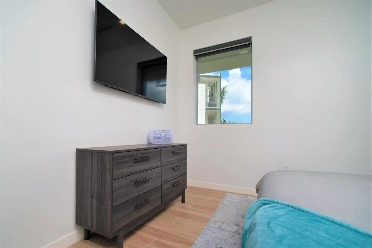 Cayman Luxury Rentals At One Canal Point George Town Caymanöarna