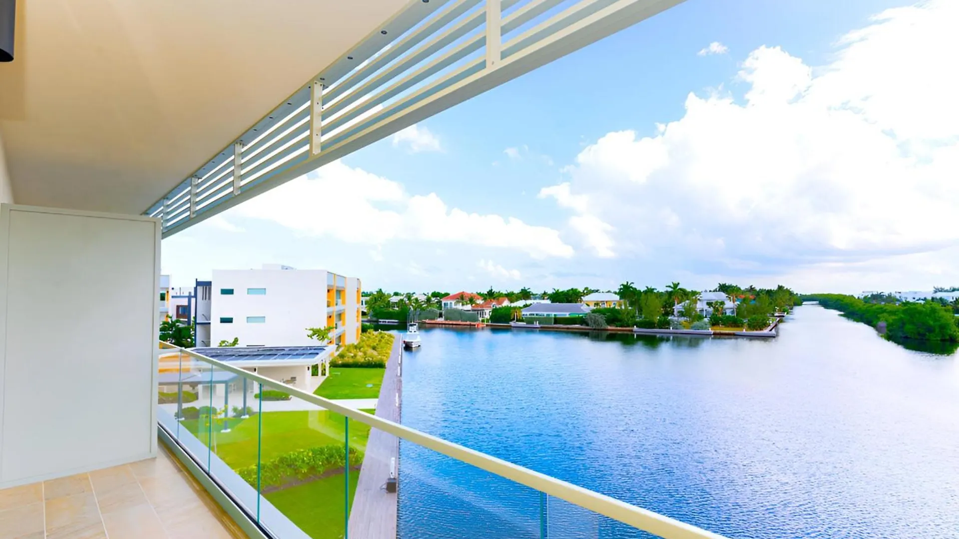 Cayman Luxury Rentals At One Canal Point George Town Villa