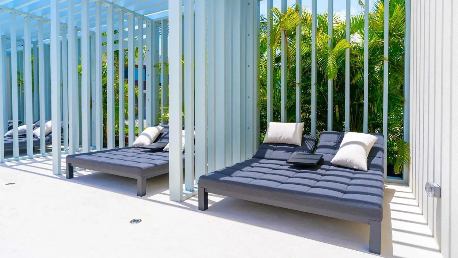 Cayman Luxury Rentals At One Canal Point George Town Caymanöarna